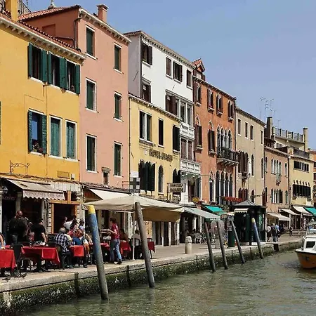 Daire The Real Venetian *